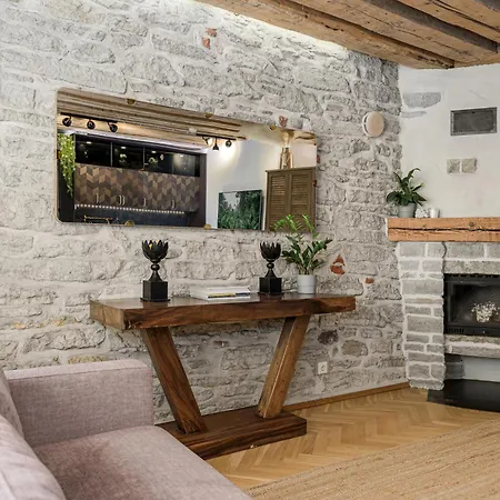 Appartamento Old Town Chimney Chamber *
